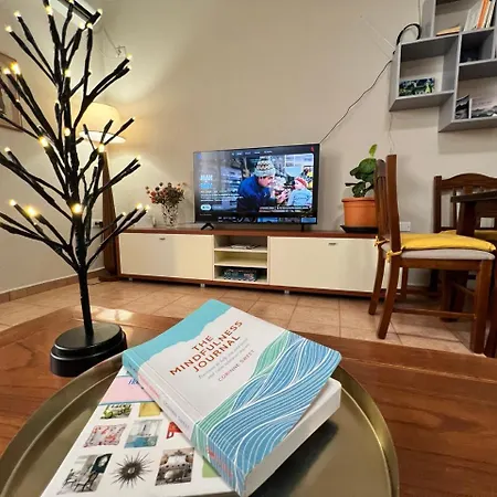 Lägenhet Spacious 2br - Walk To Skanderbeg Square *