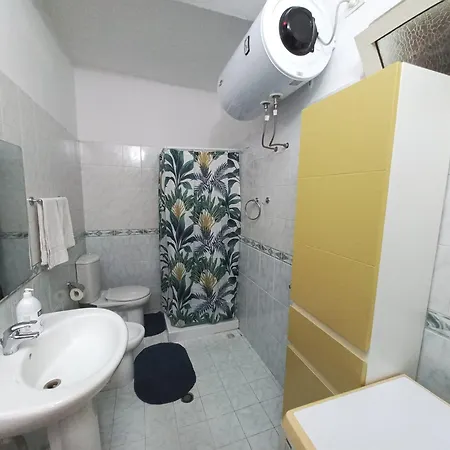 아파트 Spacious 2br - Walk To Skanderbeg Square 티라나