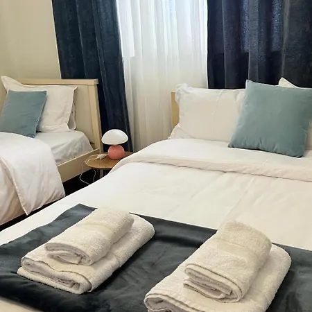 Spacious 2br - Walk To Skanderbeg Square Tirana
