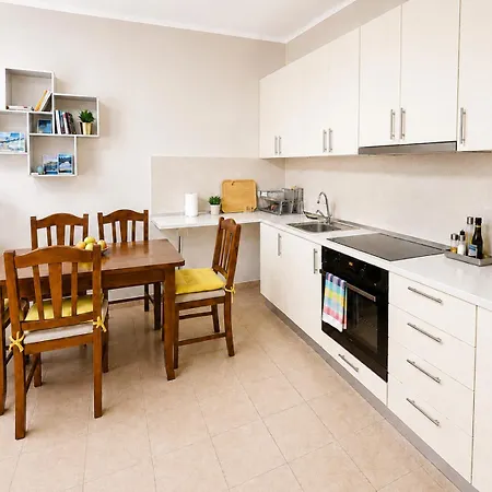 公寓 Spacious 2br - Walk To Skanderbeg Square 地拉那