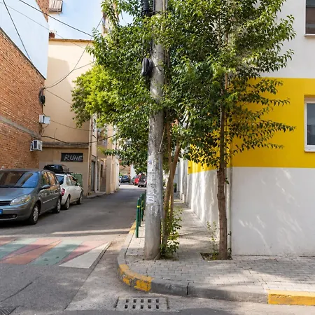 Spacious 2br - Walk To Skanderbeg Square 地拉那