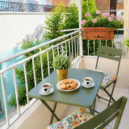 Spacious 2br - Walk To Skanderbeg Square 公寓 *