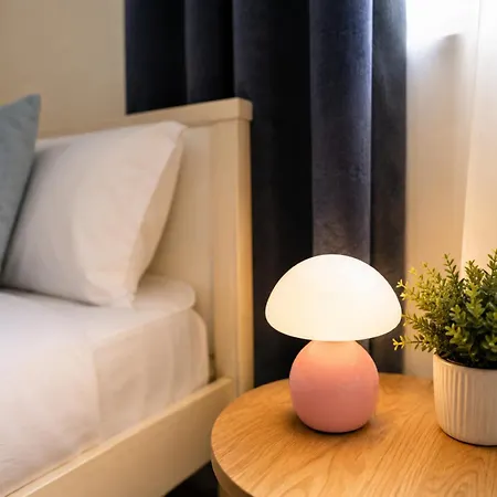 Spacious 2br - Walk To Skanderbeg Square * 地拉那